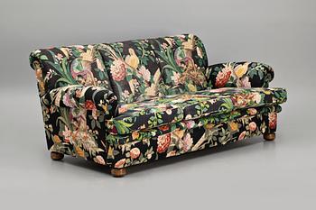 SOFFA, modell 703, Josef Frank, Firma Svenskt Tenn, 1900-talets andra hälft.