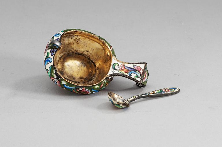 A RUSSIAN SILVER-GILT AND ENAMELD KOVSH, unidentified makers mark, Moscow 1908-1917.