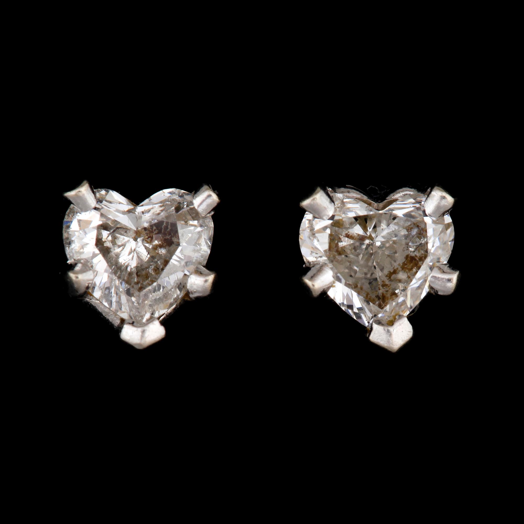 EARSTUDS, heart cut diamonds,tot. app. 0.65 cts.