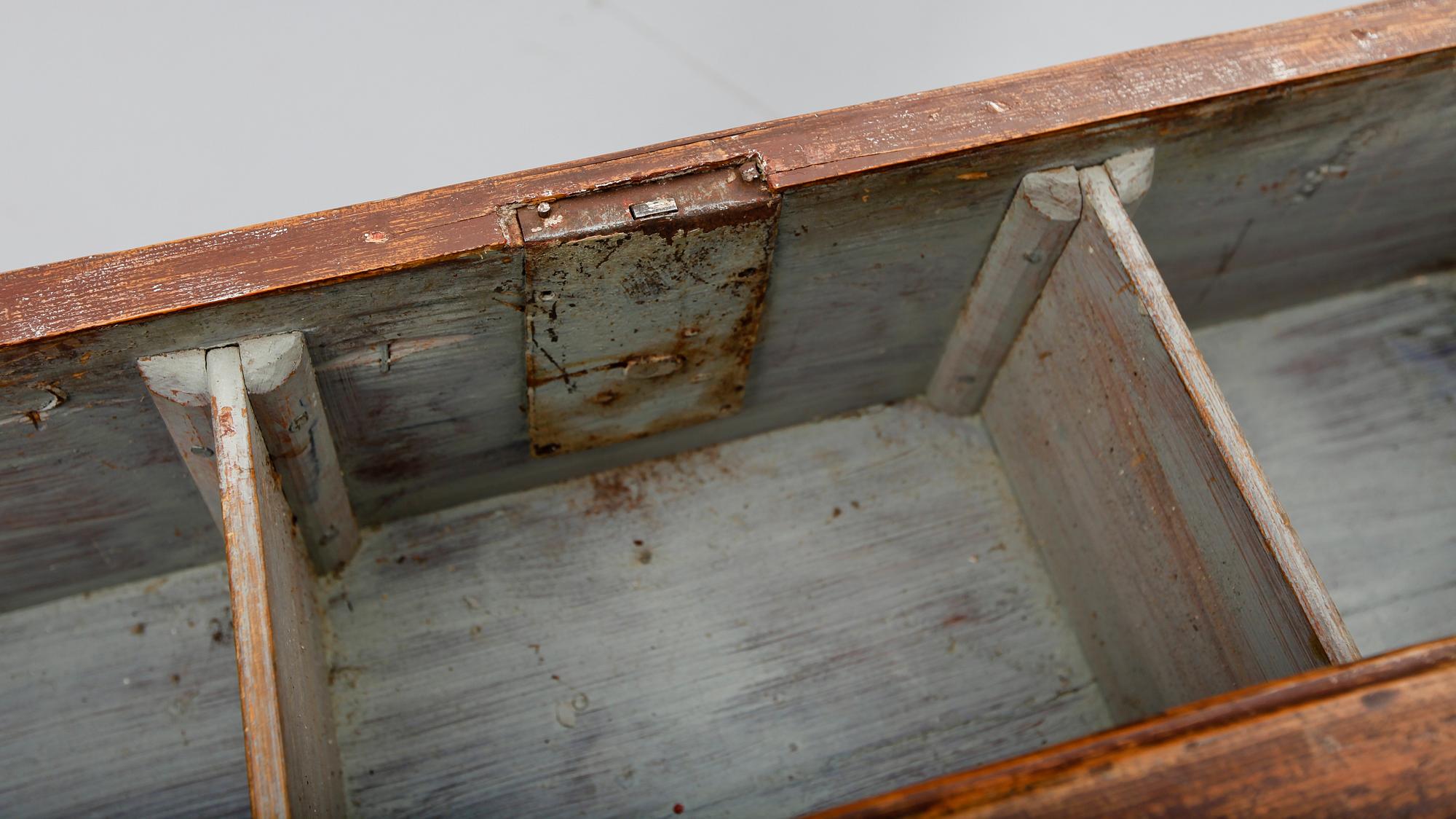 BYRÅ, sengustaviansk, sent 1700-/tidigt 1800-tal.