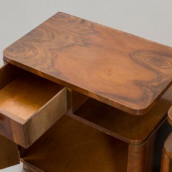 A PAIR OF MID 20TH CENTURY BEDSIDE TABLES.