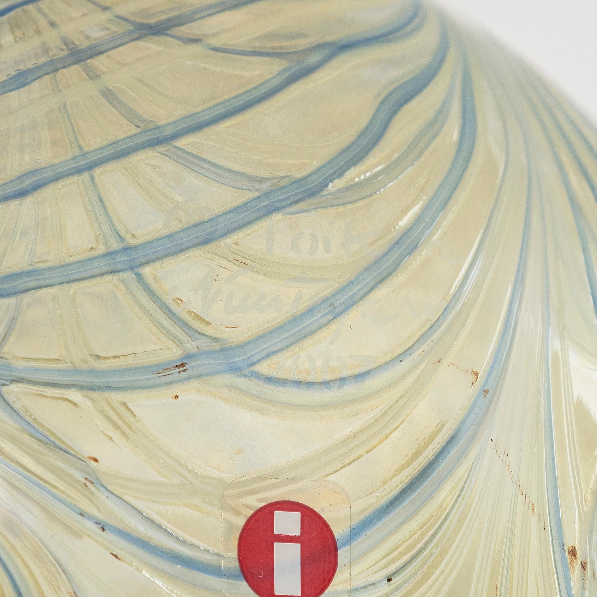 Oiva Toikka, An annual glass bird 'Cloud tern' signed O. Toikka Nuutajärvi 2007.