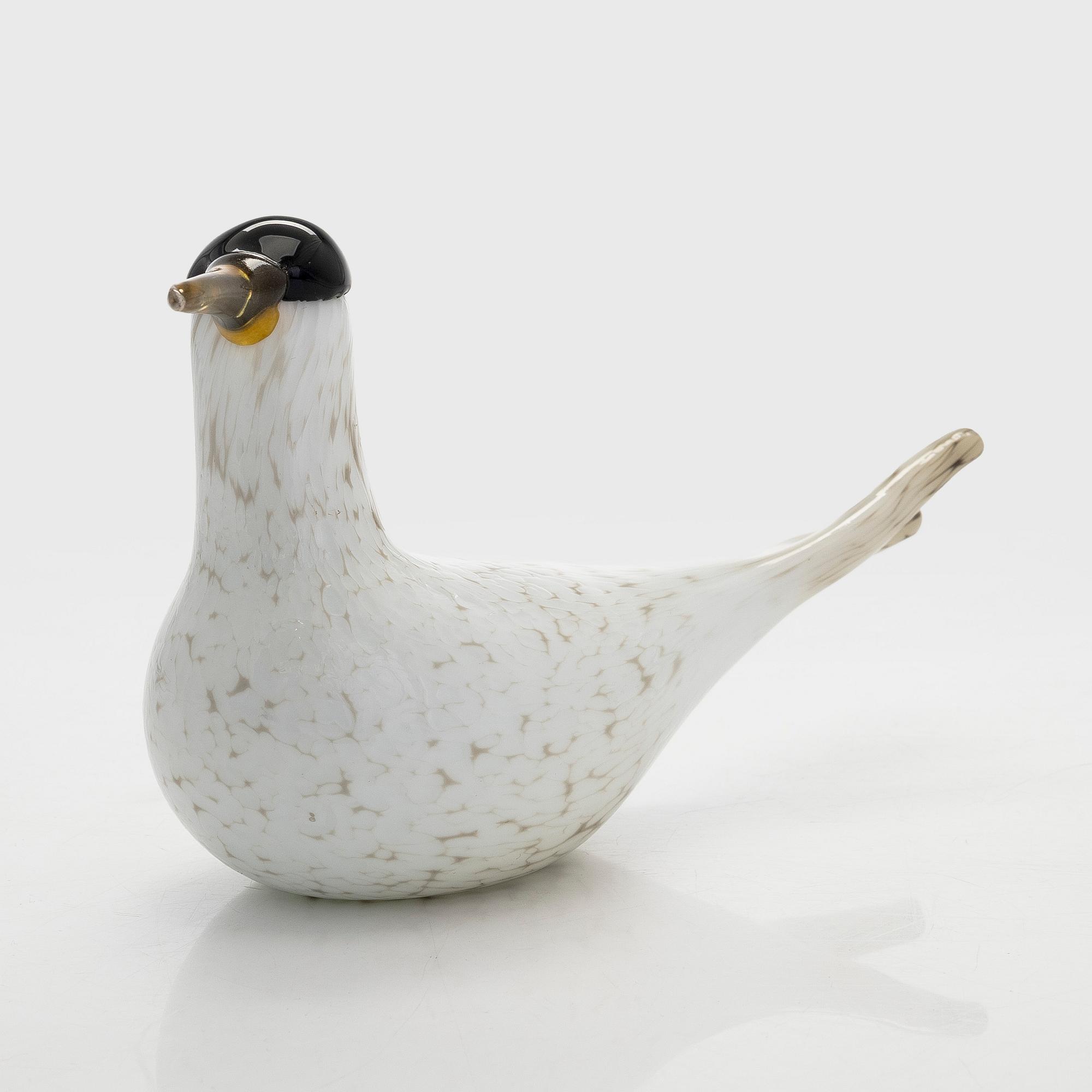 Oiva Toikka, an annual glass bird 'Arctic tern', signed O. Toikka Nuutajärvi 2000.