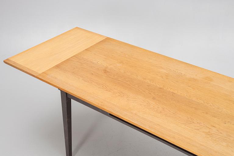 Nirvan Richter, dining table, Norrgavel.