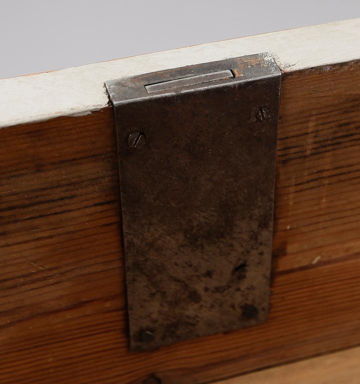 BYRÅ, gustaviansk stil, 1800-talets andra hälft.