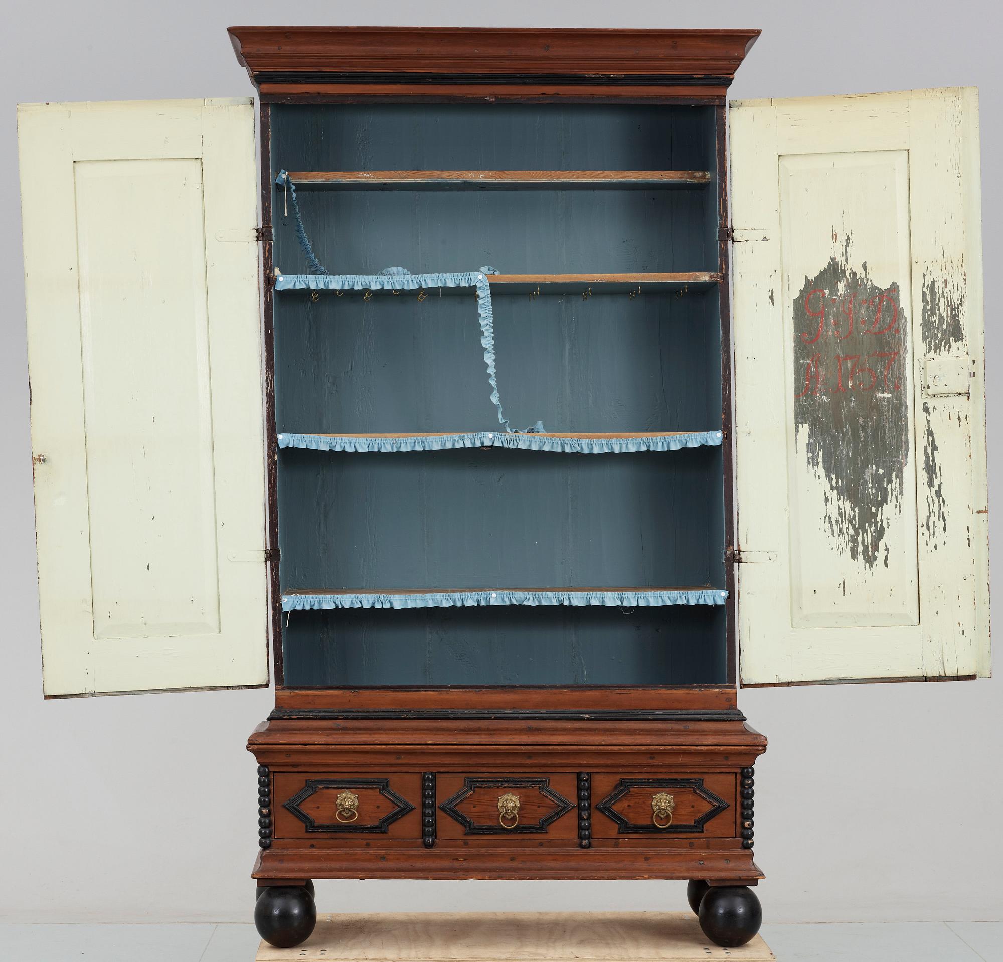 SKÅP, barock, bär datering 1757.