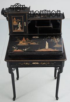DAMARBETSBORD, Japansk stil. 1800-tal.