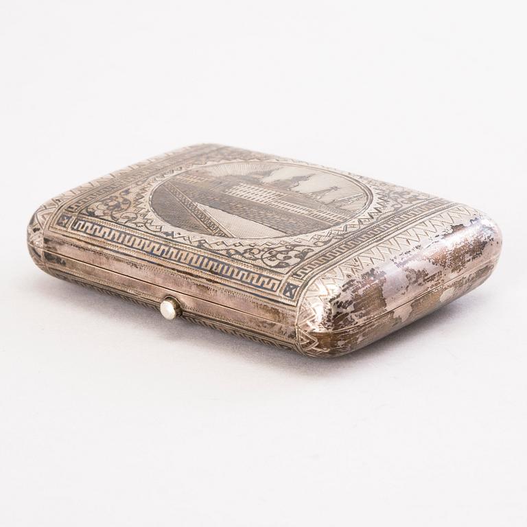 A Russian silver and niello cigarette case, assay master  Lev Fridrikhovitch Oleks, Moscow 1889.