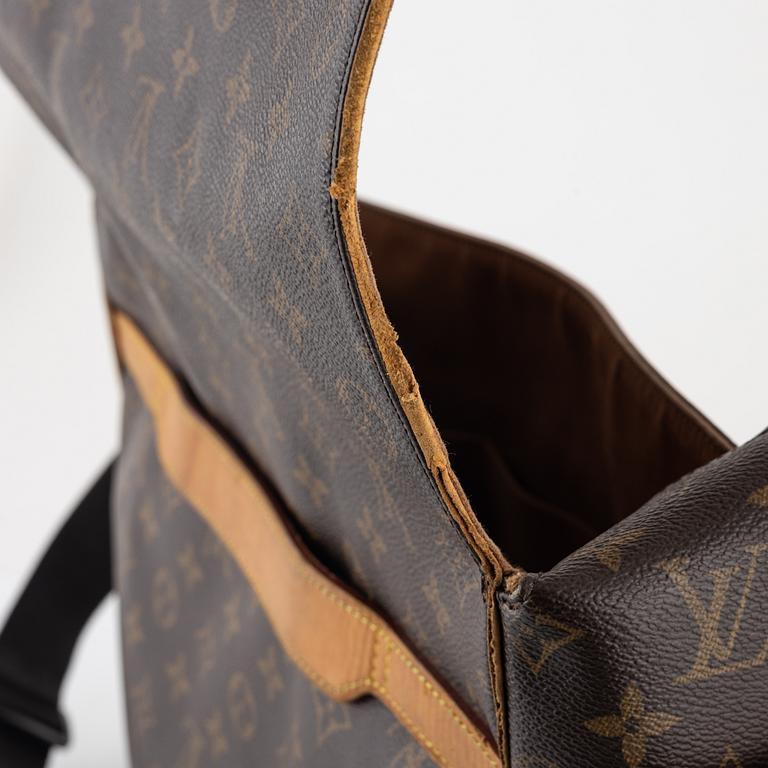 Louis Vuitton, väska, "Abbesses messenger".