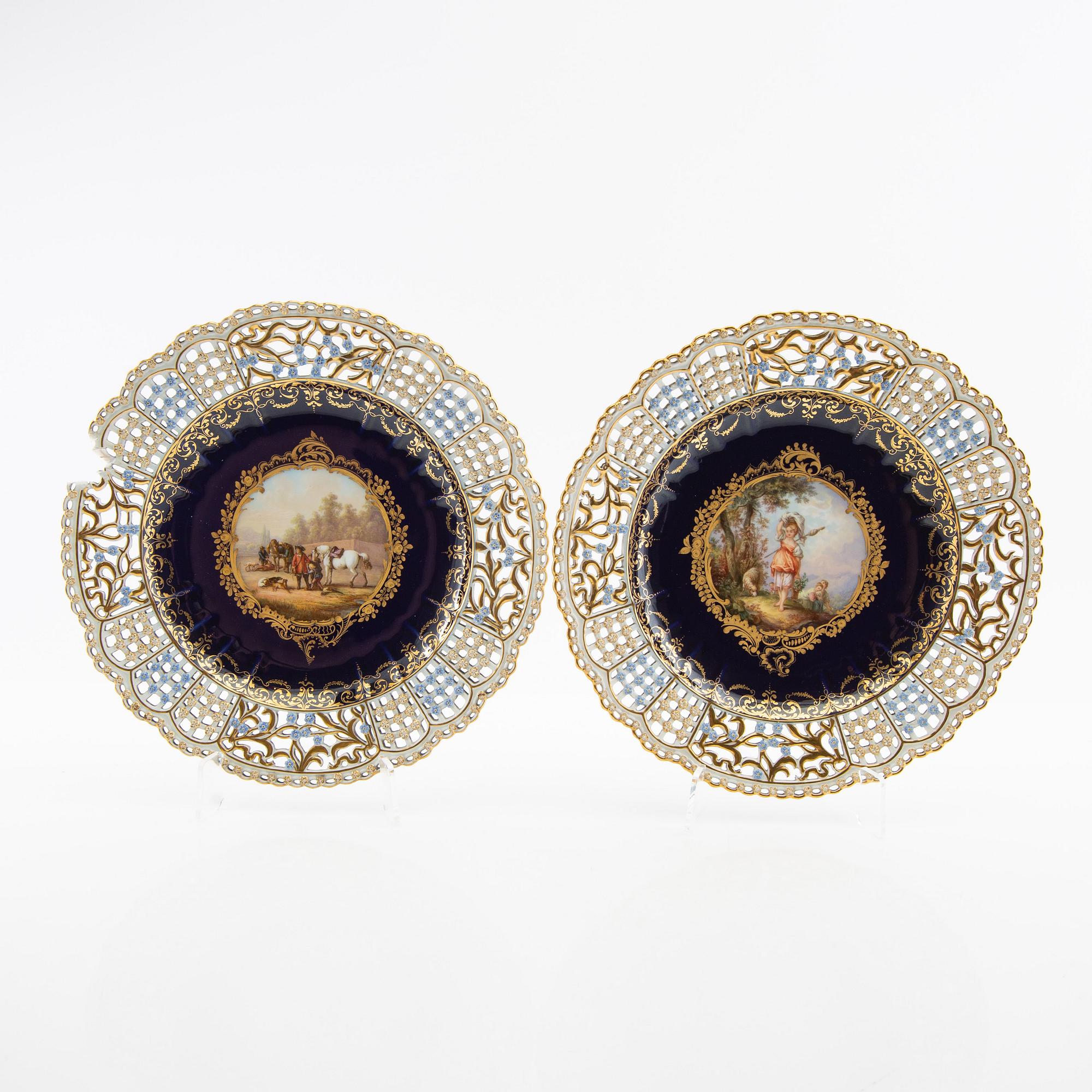 Tallrikar ett par Meissen omkring 1900 porslin.