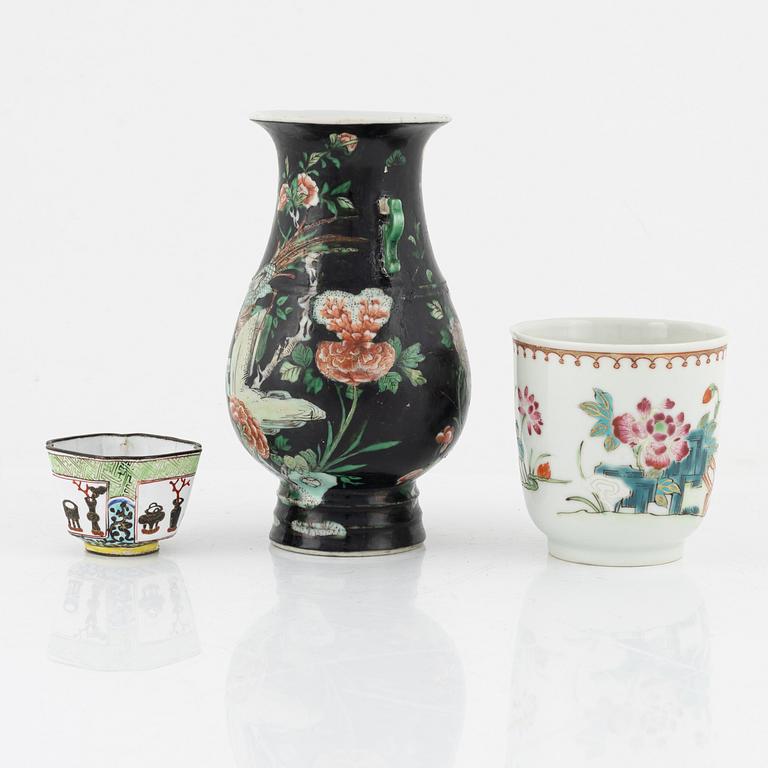 Vas, kopp samt vinkopp, 3 delar, Kina, bl a Qianlong (1736-95).