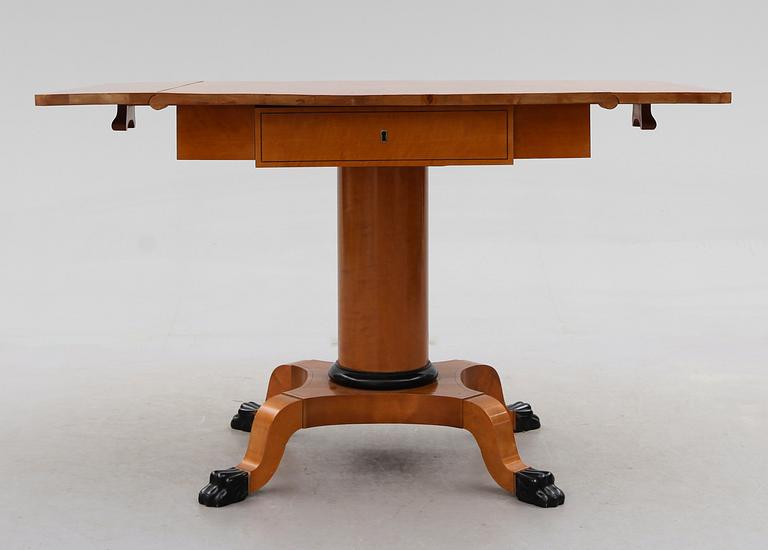 BORD, Karl Johan stil, 1900-talets första hälft.
