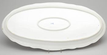 STEKFAT, porslin, 'Lökmönstret', Meissen, 1900-talets andra hälft.