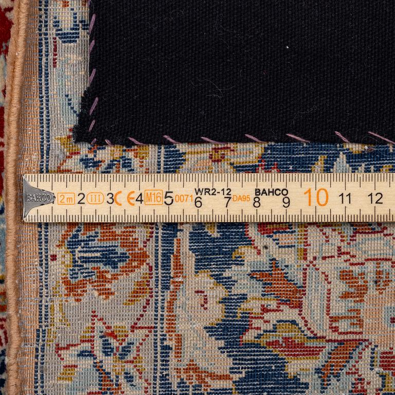 A semi-antique Isfahan rug, Central Persia, c. 160 x 105 cm.