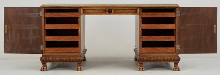 SKRIVBORD samt STOL, Isidor Hörlin, tillskriven, 1920/30-tal.