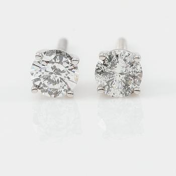ÖRHÄNGEN, 1 par, 14K vitguld och diamanter tot ca 0.40 ct.
