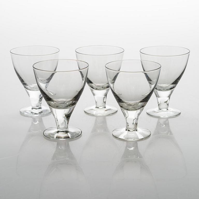 Gunnel Nyman, lasiston osia, 33 kpl, "GN 46", Nuutajärvi Notsjö. Tuotannossa 1949-1969.