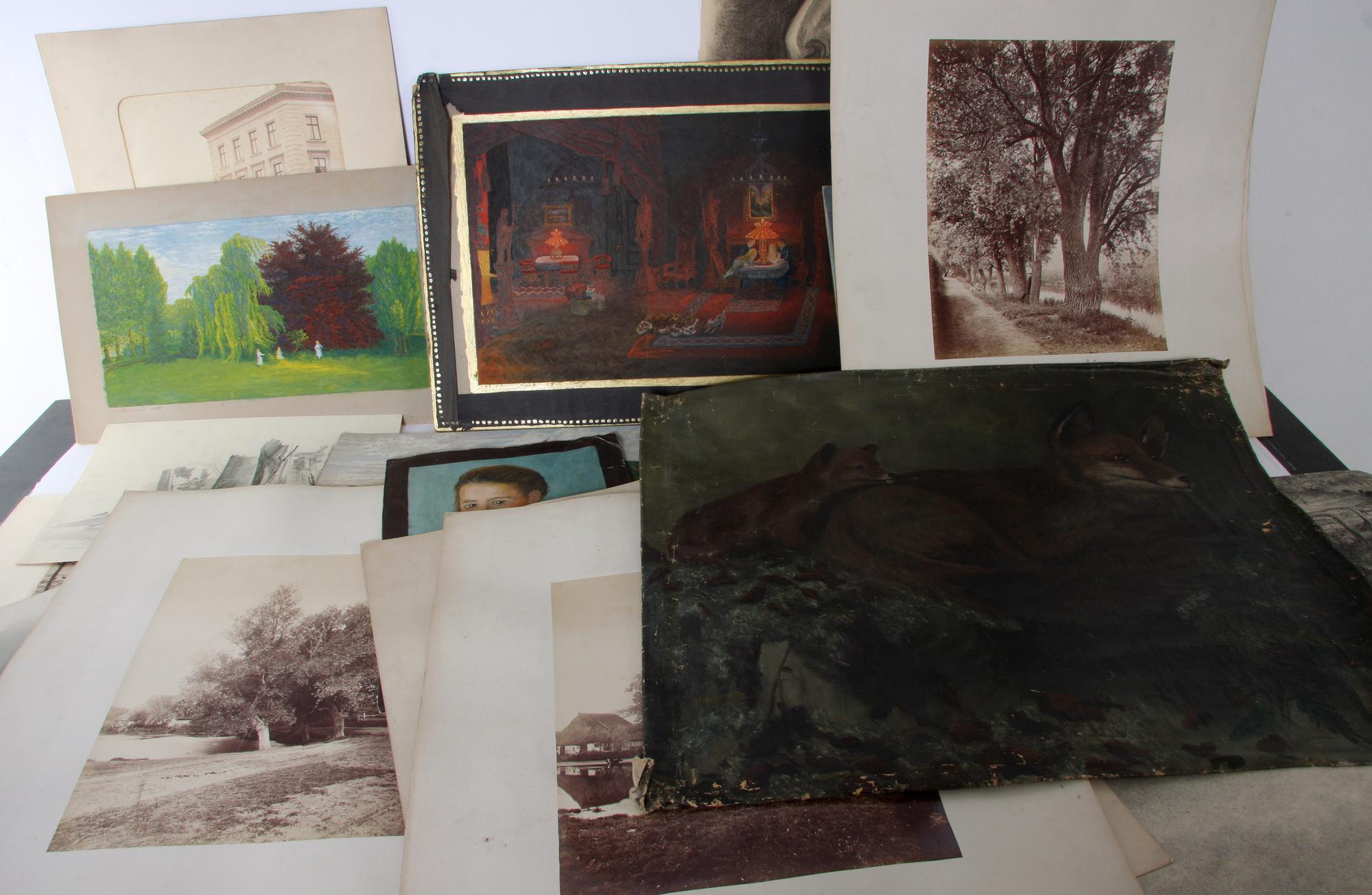 MAPP MED DIVERSE, ca 15 delar, teckningar, akvareller, fotografier mm.