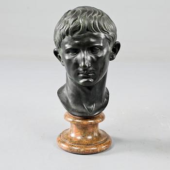 BYST, patinerad brons, 1900-talets första hälft.