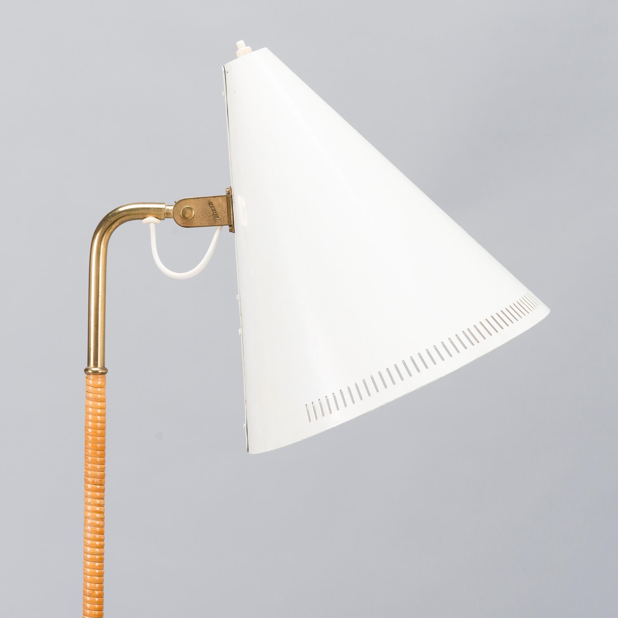 Paavo Tynell, GOLVLAMPA, modell K10-10, Idman, 1900-talets mitt.