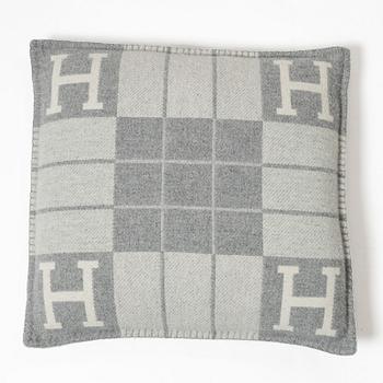 Hermès, cushion, "Coussin Avalon". receipt and dustbag.