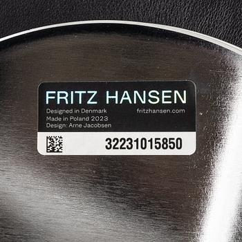 Arne Jacobsen, office chair, "The Seven", Fritz Hansen, Denmark, 2023.