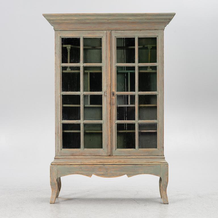 Vitrinskåp, Sverige, 1700-talets andra hälft, Rokoko.