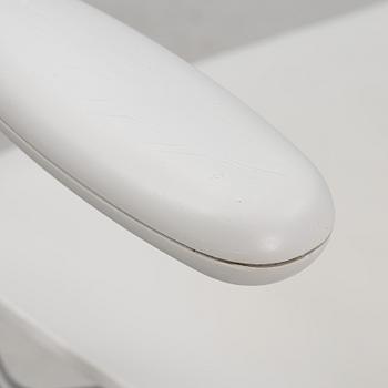 Vico Magistretti, karmstolar, ett par, "Maui", Kartell, formgivna 1996.