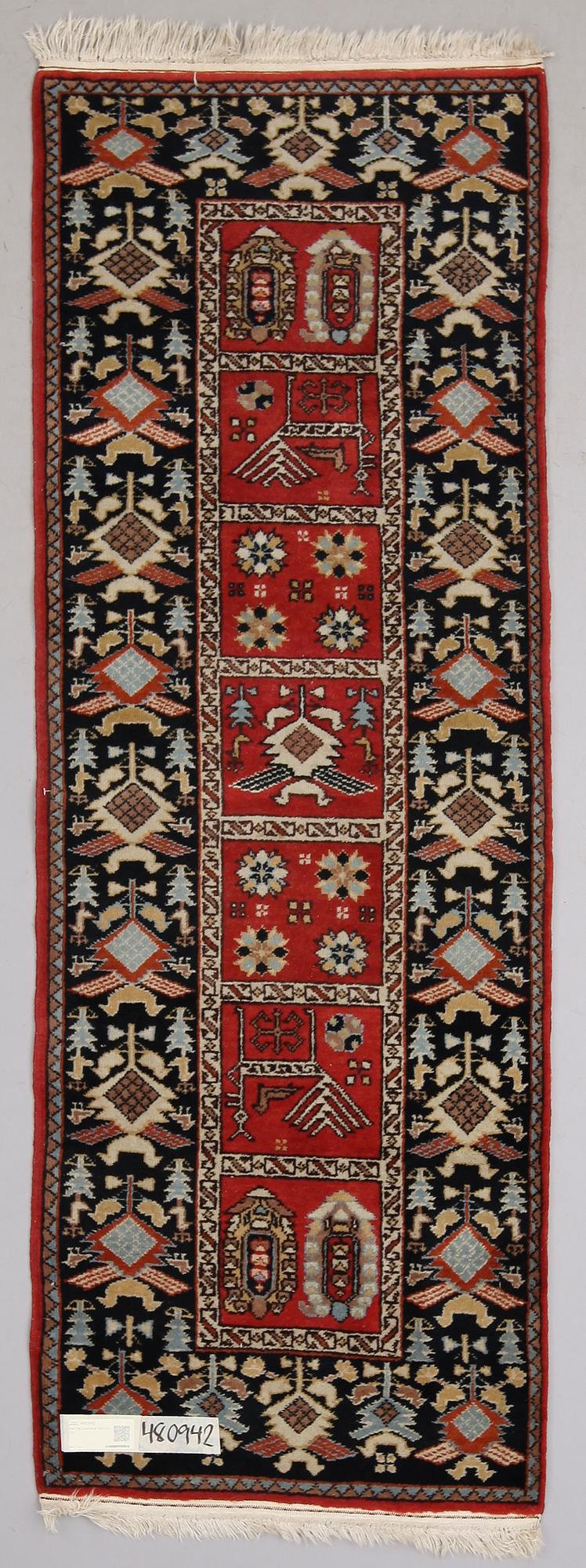 MATTA, orientalisk. 195 x 70 cm.