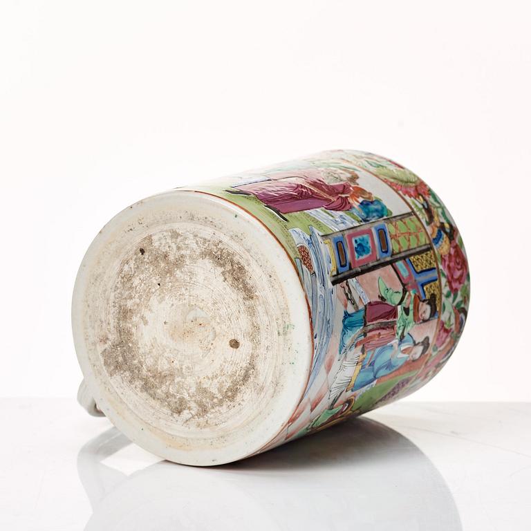 A Canton famille rose mug, Qing dynasty, 19th Century.