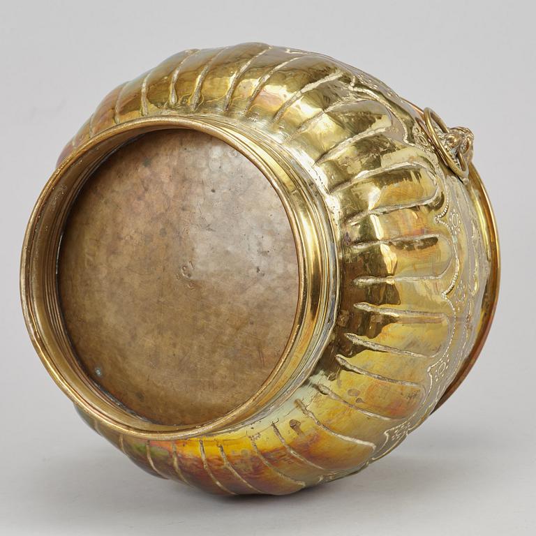 URNA, mässing 1800-tal.