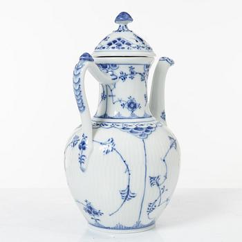 Royal Copenhagen 9 service pieces.