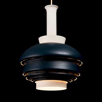 A '335B' pendant light for Valaistustyö.