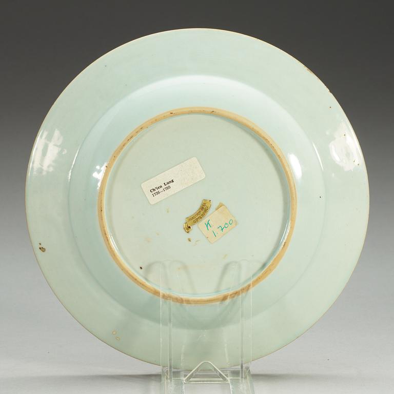 A 'European Subject' dinner plate depicting the Judgement of Paris, Qing dynasty, Qianlong (1736-95).