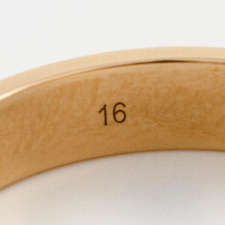 GUCCI, a "Gucci Icon" ring.