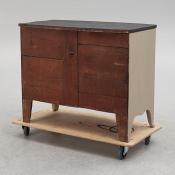 A chest of drawers, England, early 20th Century.