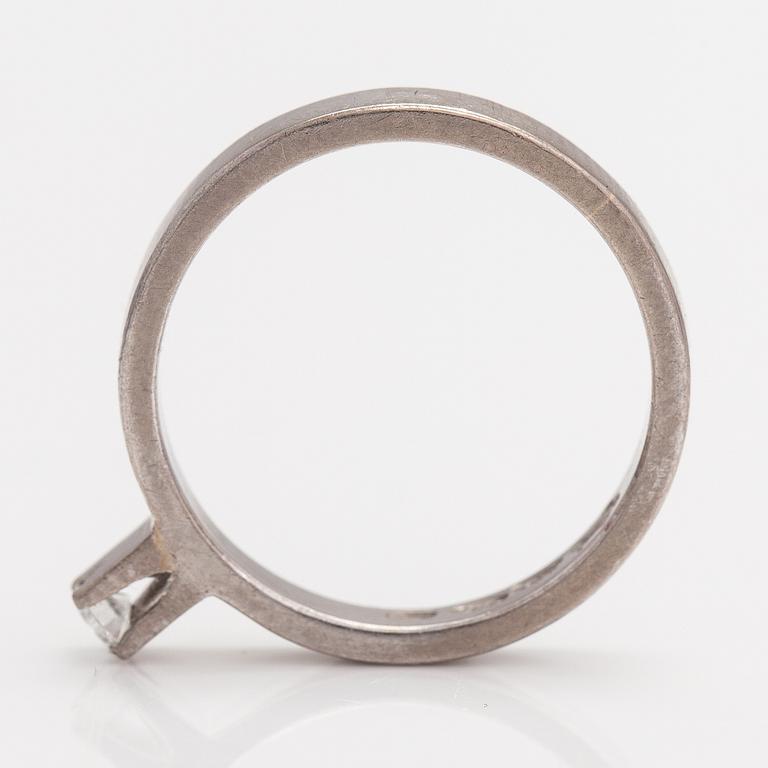 Ring, 18K vitguld, diamant ca 0.10 ct.