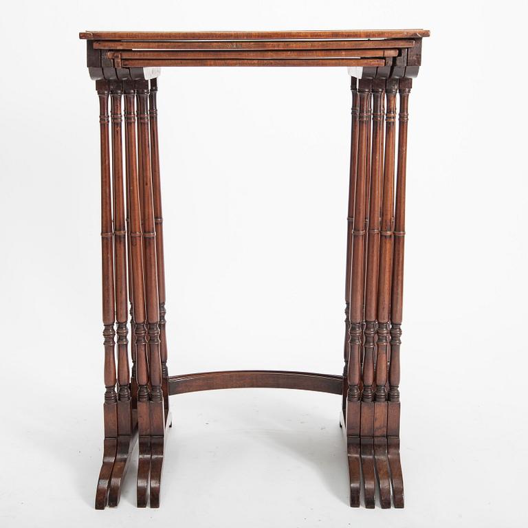 SARJAPÖYTIÄ, 4 kpl, Englanti, 1800-luvun loppu.