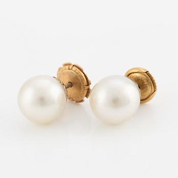 Earrings, 18K gold with cultured pearls.