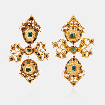 1019. A pair of 18th century Iberian table-cut emerald earings.