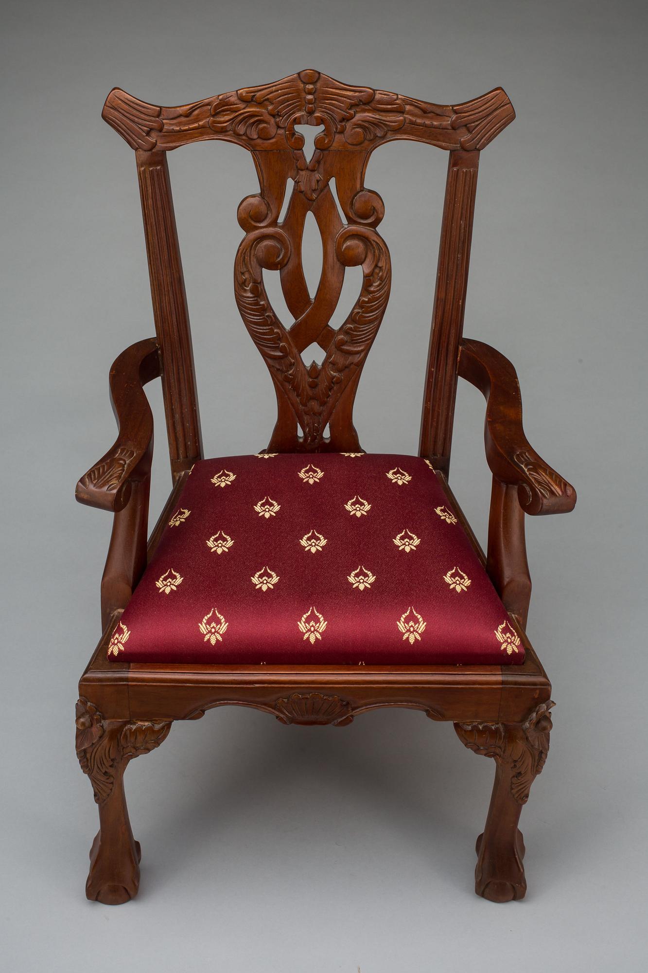 BARNSTOL, chippendal-stil, modern tillverkning.