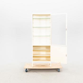 Läkarskåp Mellaneuropa 1900-talets mitt.