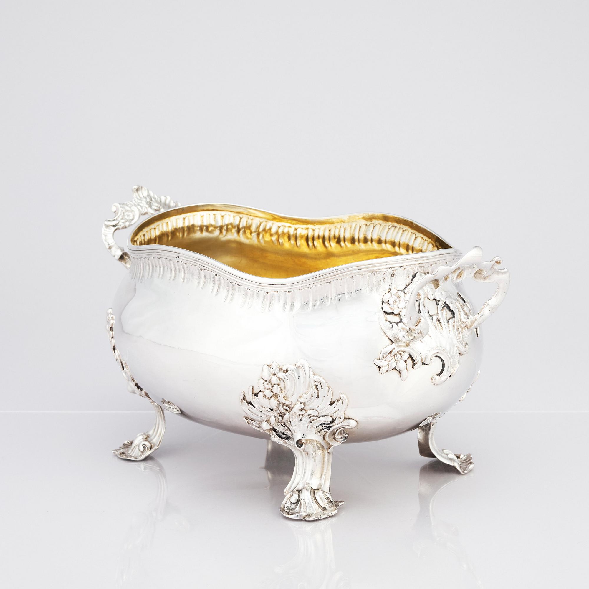 Daniel Lundgren, terrin med lock, silver (verksam Reval 1771-83). Rokoko.