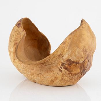 A burl bowl, signed, second half of the 20th Century.