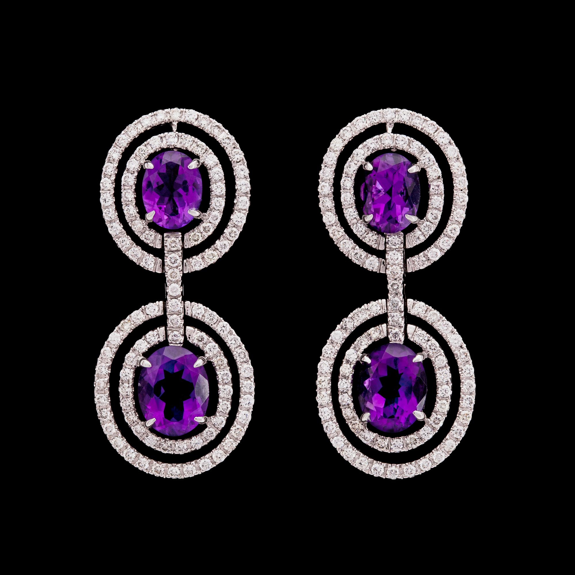 ÖRHÄNGEN, ametister och briljantslipade diamanter, tot. 1.90 ct.