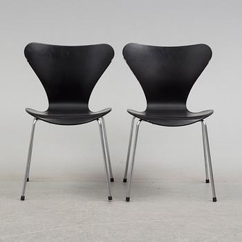 a set of eight 'Sjuan' chairs by Arne Jacobsen, Fritz Hansen.