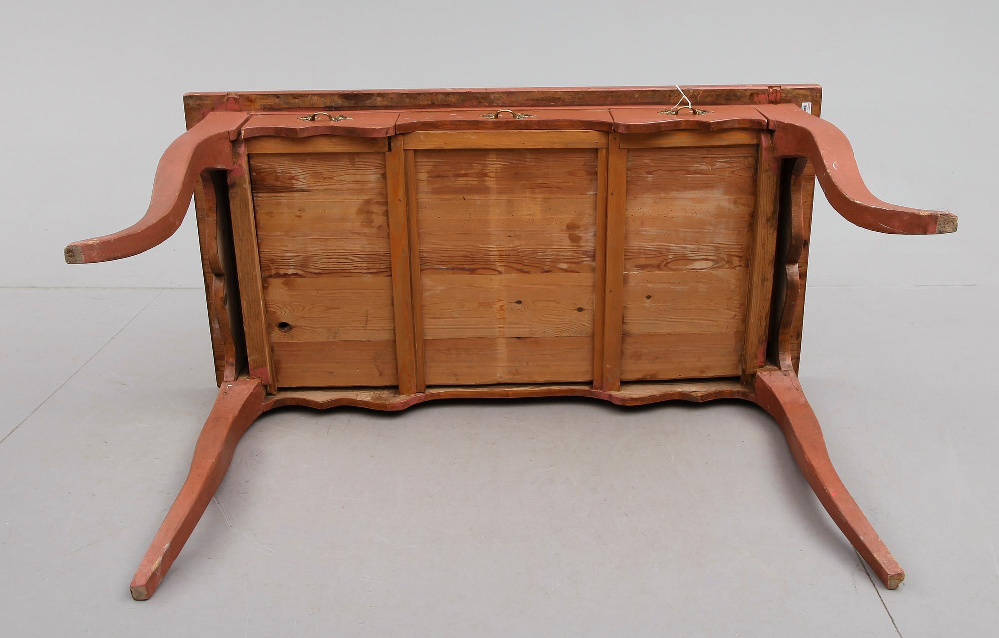SKRIVBORD, rokokostil, 1800-talets första hälft.