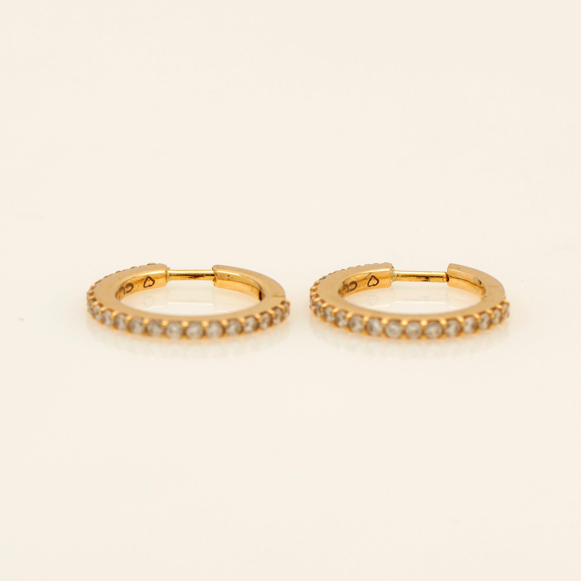 Ole Lynggaard, örhängen, ett par, 18K guld med diamanter.