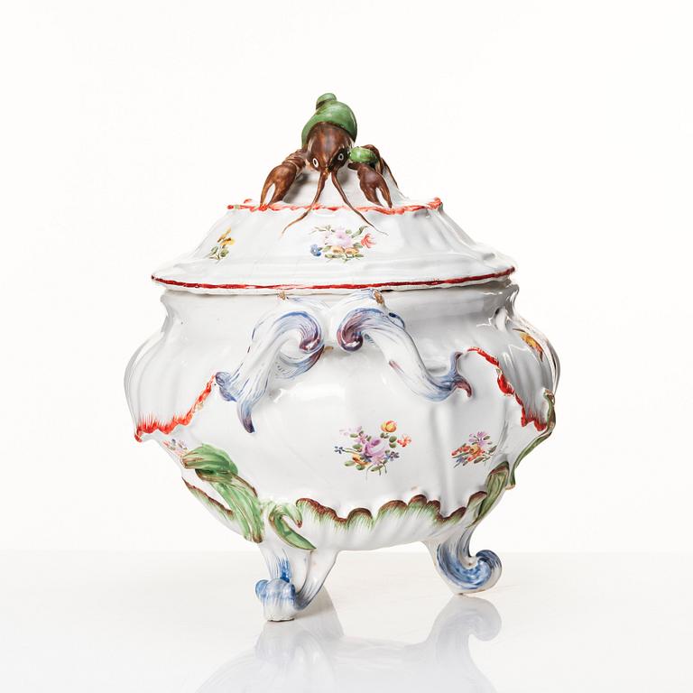 A Rococo faience tureen with cover, unmarked, Rörstrand, 18th Century.