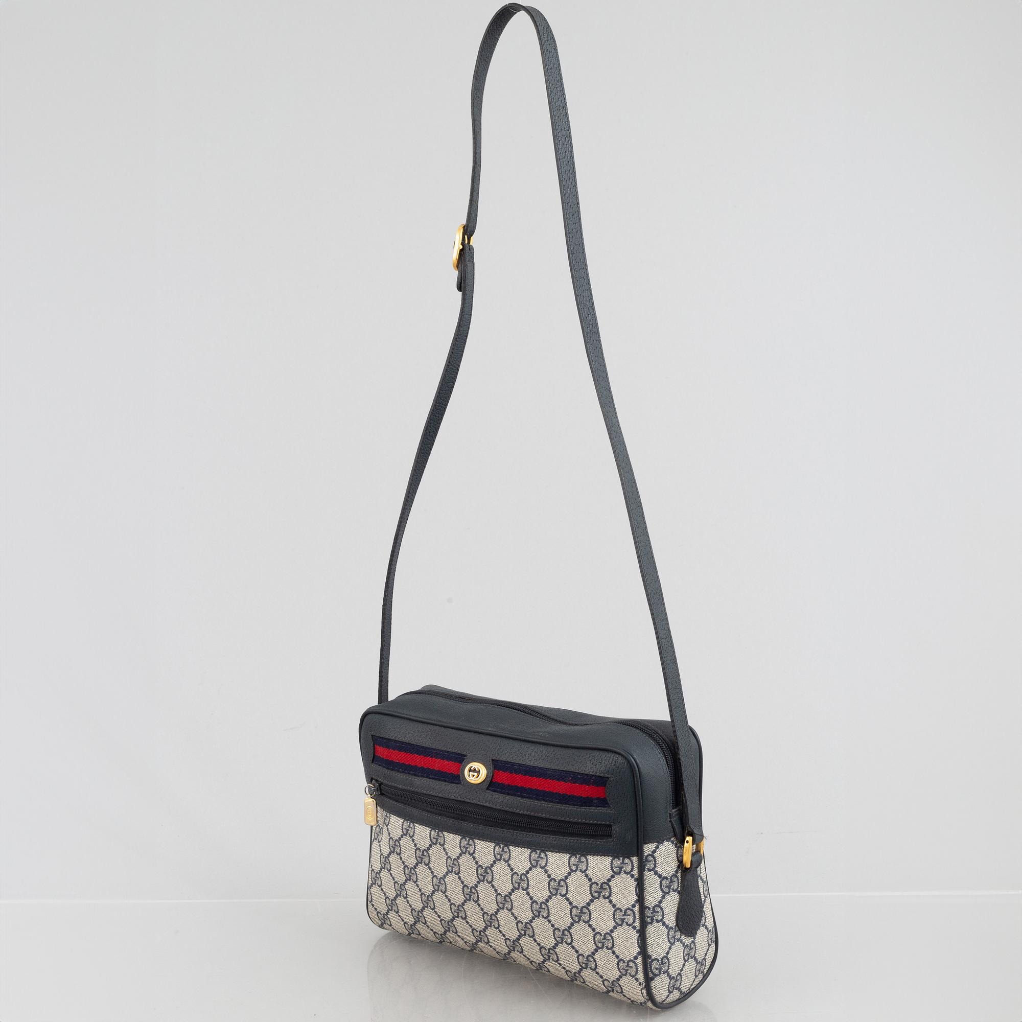 Gucci, A vintage handbag.